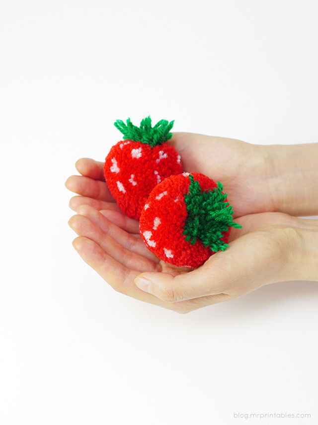 strawberry-pompom-step-by-step1