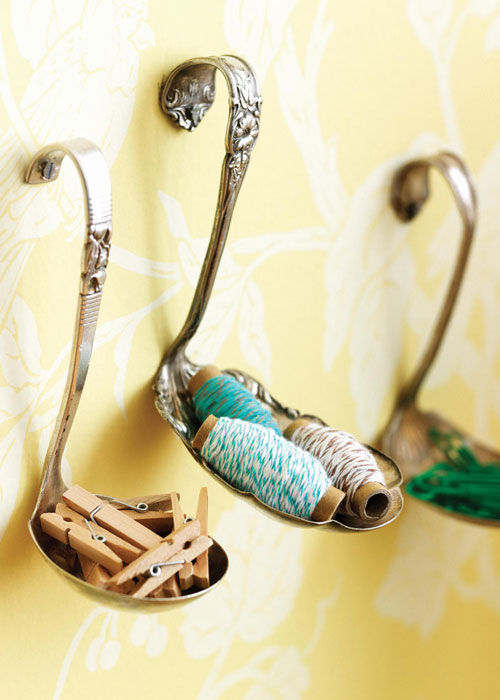 5-ideas-to-repurpose-old-tableware-as-wall-hooks