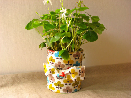 diy-fabric-pots-made-of-recycled-tins