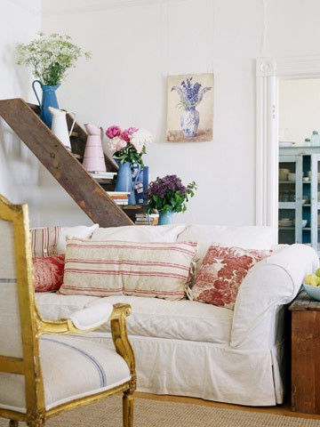 how-to-use-an-old-ladder-as-a-display