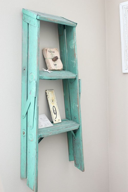how-to-use-an-old-ladder-as-a-display-5-500x750