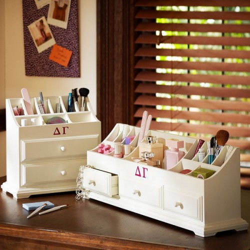 makeup-storage-in-chest-of-drawers
