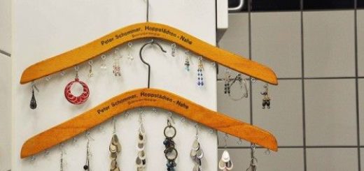 diy-jewelry-organizers-from-wooden-coat-hangers-1