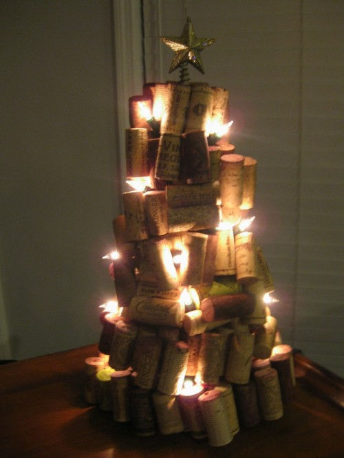 diy-wine-cork-christmas-tree