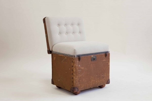 Suitcase-Chair-ST134-Box-case-deep-buttoned-canvas-fabric-side-600x400