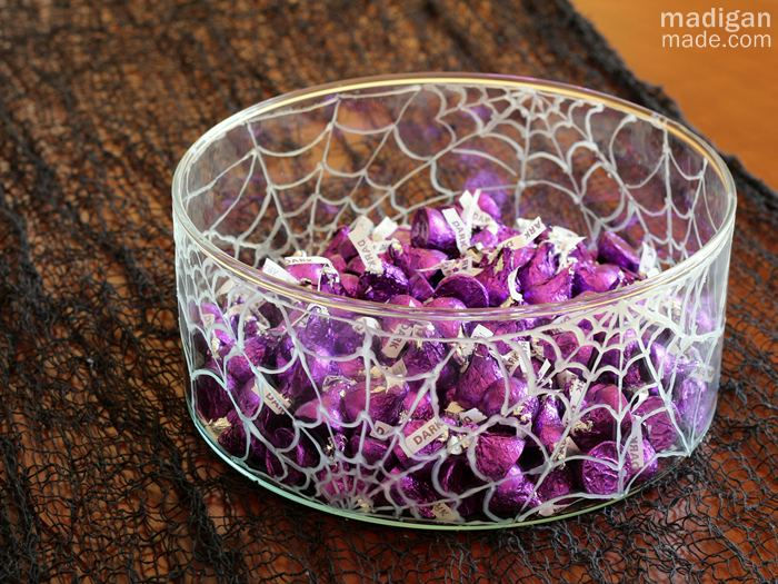 painted-spiderweb-halloween-candy-dish-00