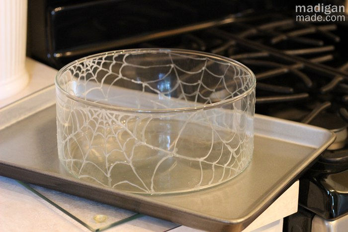 painted-spiderweb-halloween-candy-dish-04