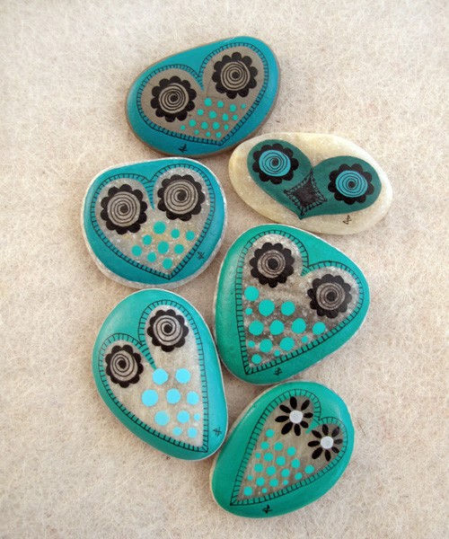 Rocks - rock art - painted rocks - owl - owls - turquoise - nature - art - crafts - DIY - ideas via pinterest
