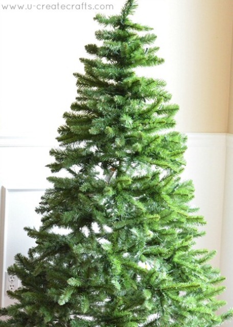 diy-snowy-decor-for-your-christmas-tree-2