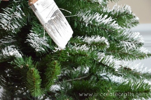 diy-snowy-decor-for-your-christmas-tree-3