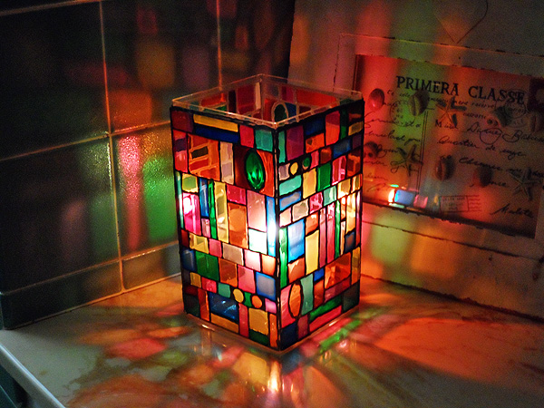 faux-stain-glass-luminary