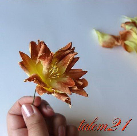 цветок из фоамирана
