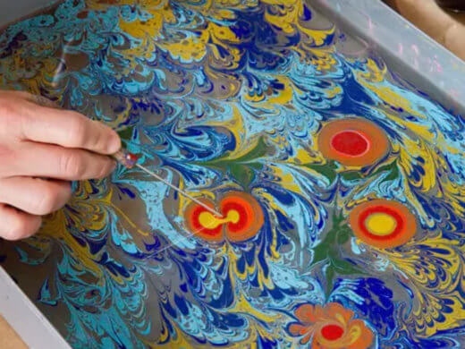 Какими красками рисуют на воде